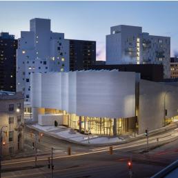 Архитектура и освещение Центра культуры инуитов („Qaumajuq”) в Виннипегской художественной галерее (Winnipeg Art Gallery, провинция Манитоба, Канада) 